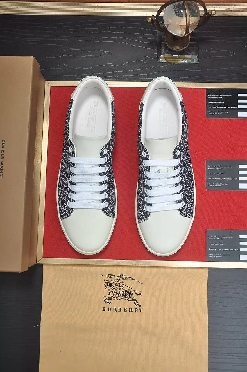 Burberry Casual Shoes For Men Classic 3660
