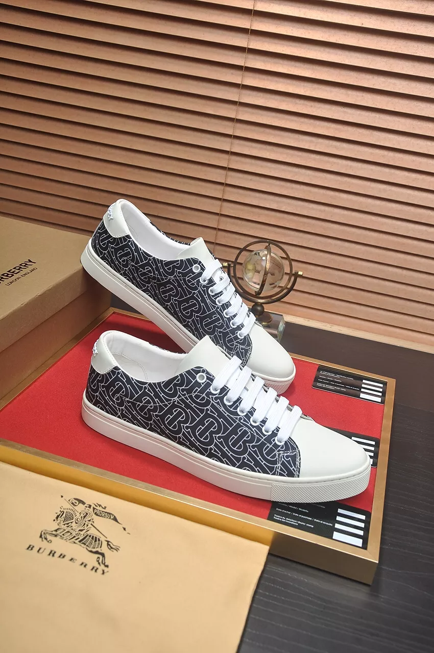 Burberry Casual Shoes For Men Classic 3660