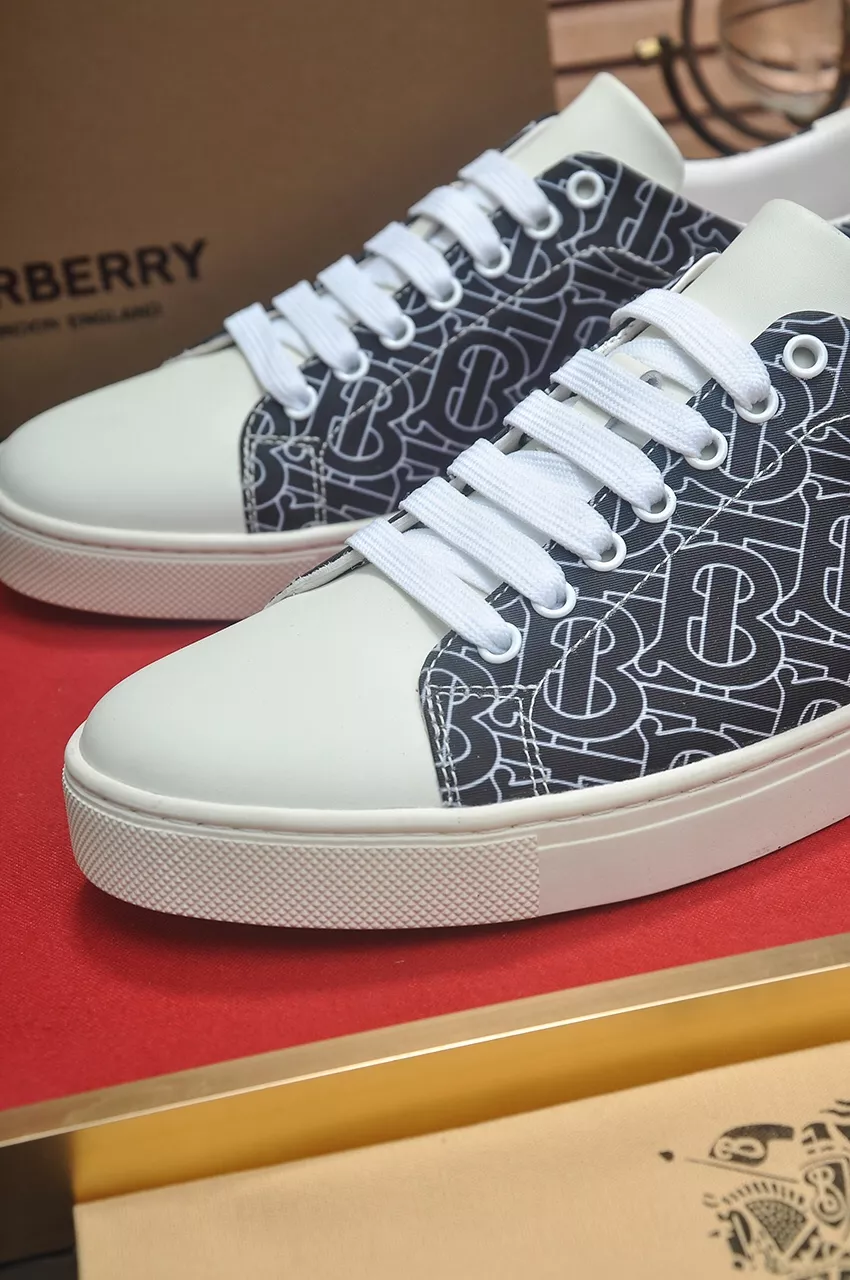Burberry Casual Shoes For Men Classic 3660