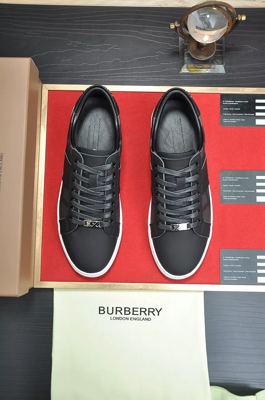 Burberry Casual Shoes For Men Classic 4088