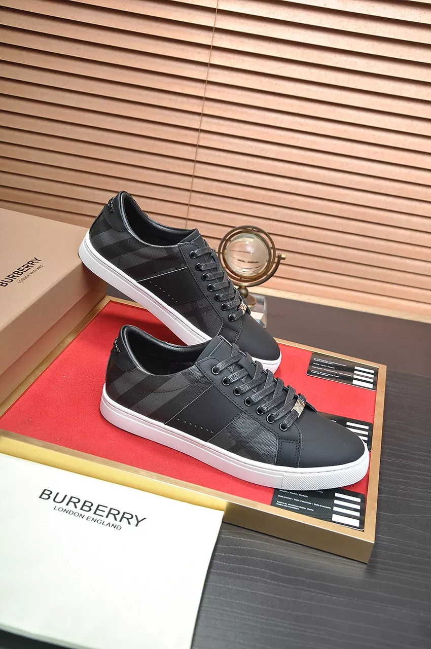 Burberry Casual Shoes For Men Classic 4088