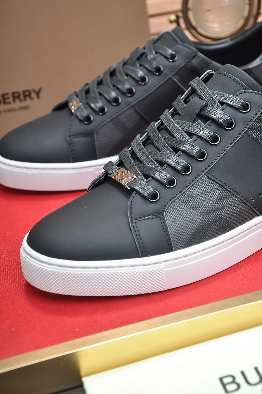 Burberry Casual Shoes For Men Classic 4088