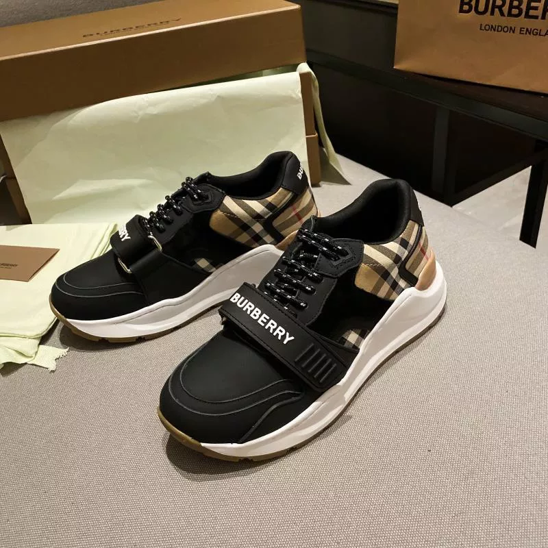 Burberry Casual Shoes For Men Classic 4971