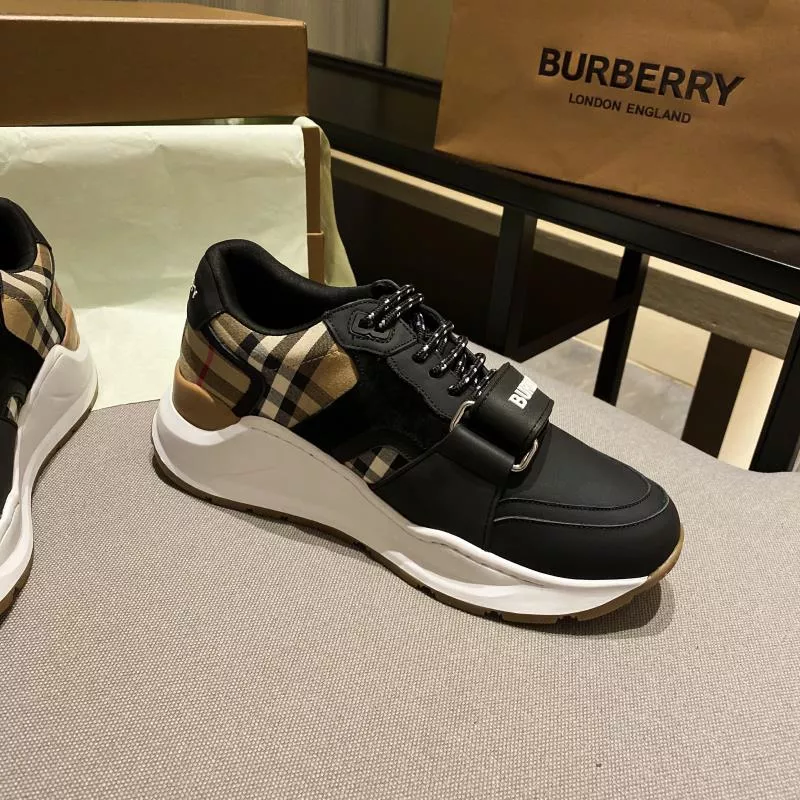 Burberry Casual Shoes For Men Classic 4971