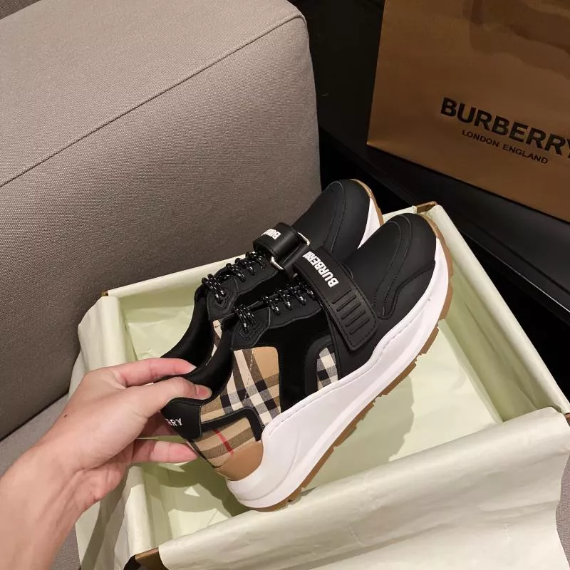 Burberry Casual Shoes For Men Classic 4971