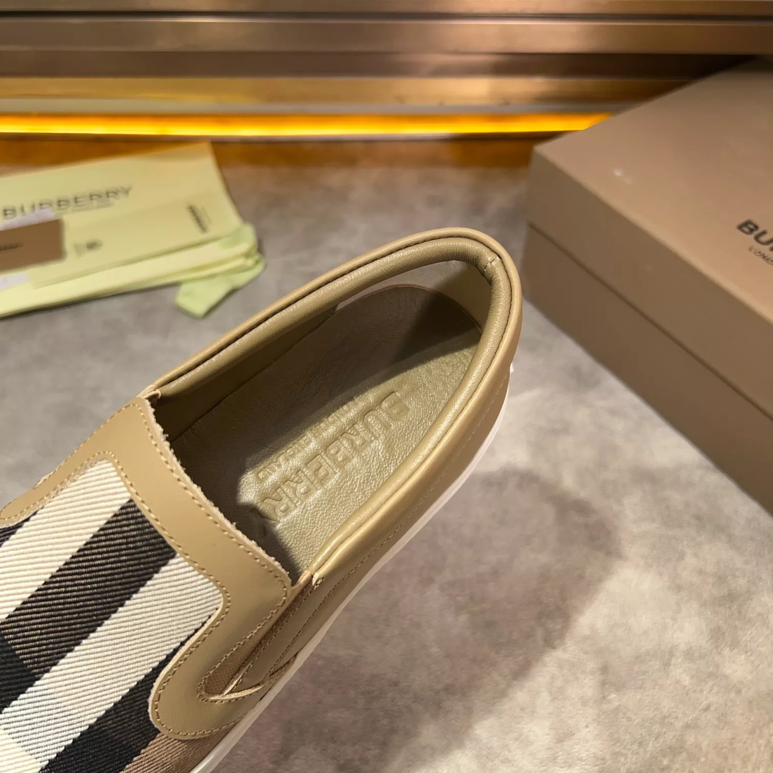Burberry Casual Shoes For Men Classic 6891
