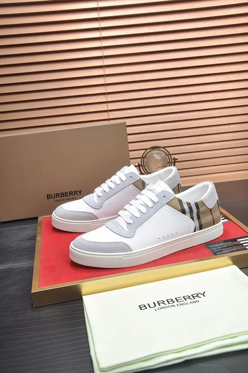 Burberry Casual Shoes For Men Classic 8235