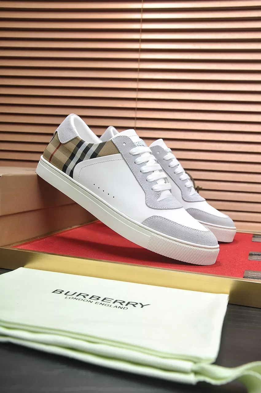 Burberry Casual Shoes For Men Classic 8235