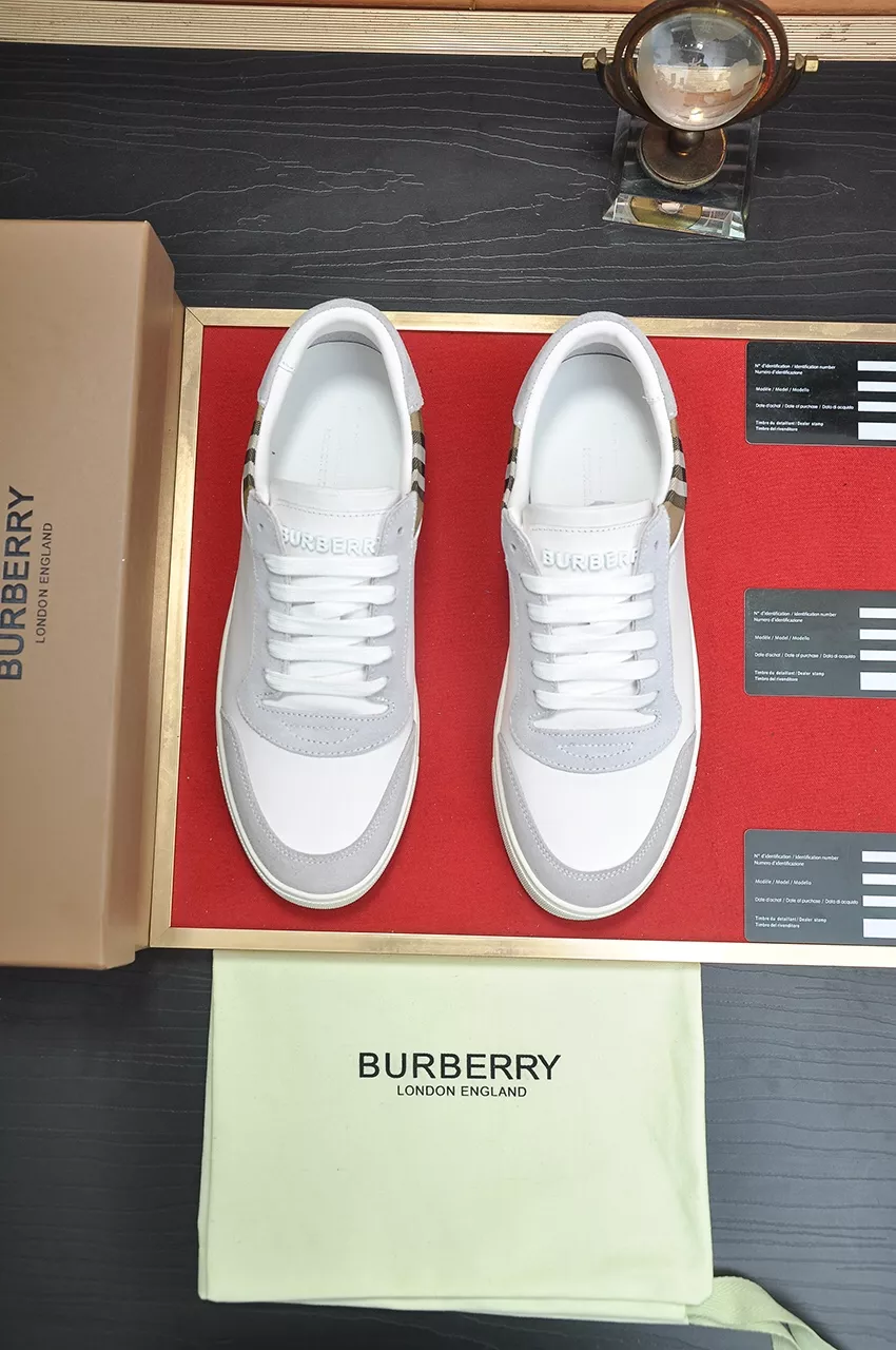 Burberry Casual Shoes For Men Classic 8235