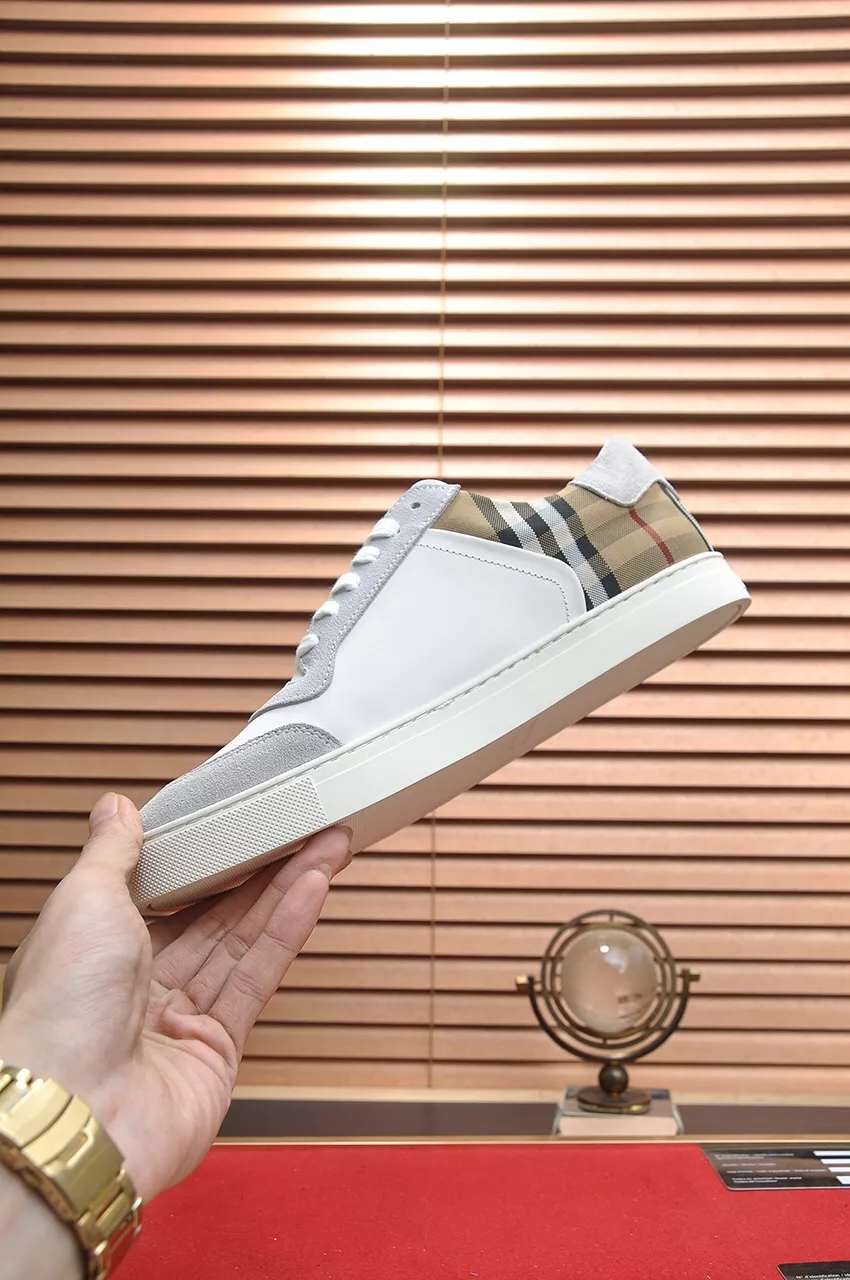 Burberry Casual Shoes For Men Classic 8235