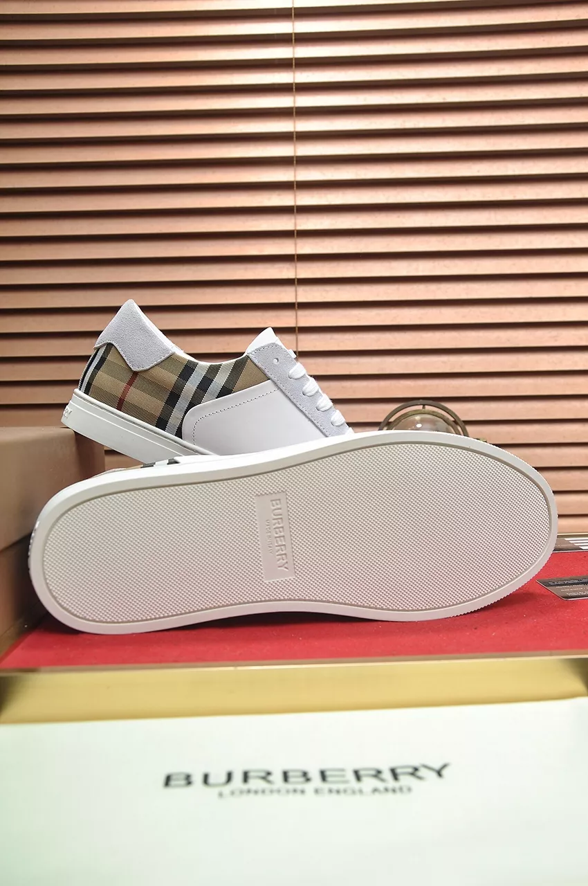Burberry Casual Shoes For Men Classic 8235