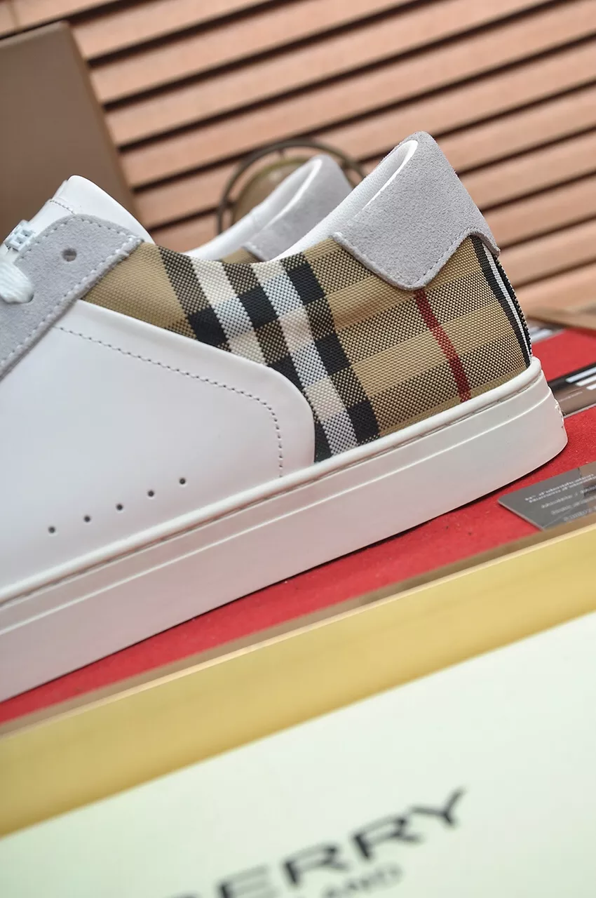 Burberry Casual Shoes For Men Classic 8235
