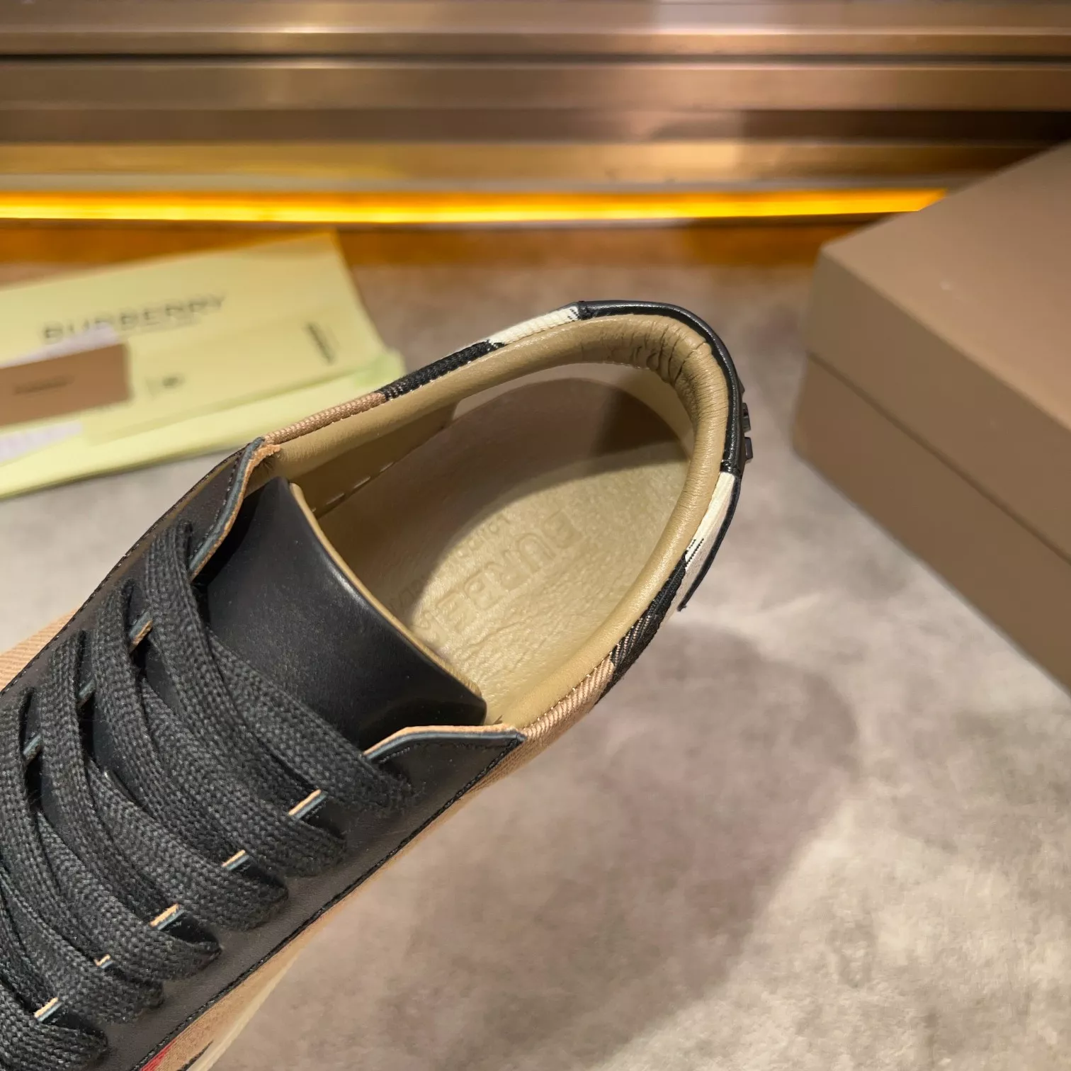 Burberry Casual Shoes For Men Classic 8427