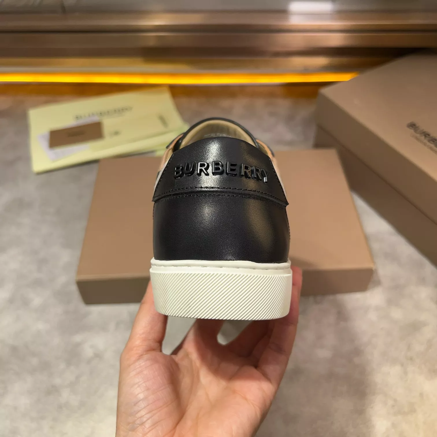 Burberry Casual Shoes For Men Classic 8427