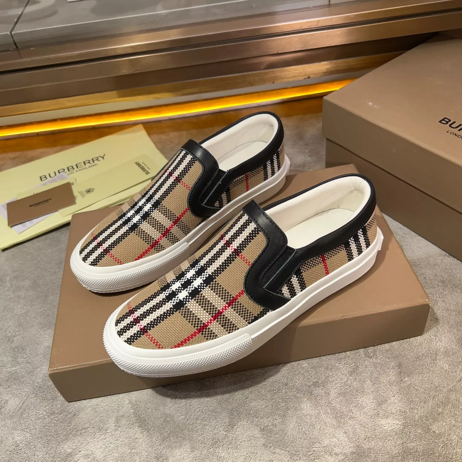 Burberry Casual Shoes For Men Comfortable 5802