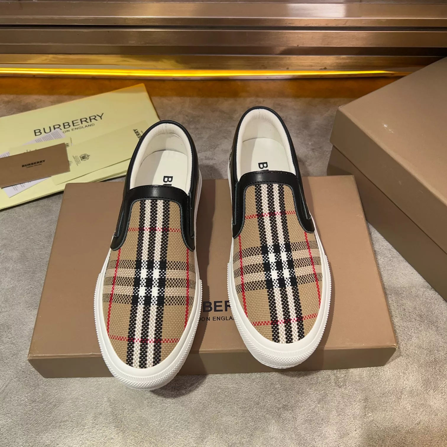 Burberry Casual Shoes For Men Comfortable 5802