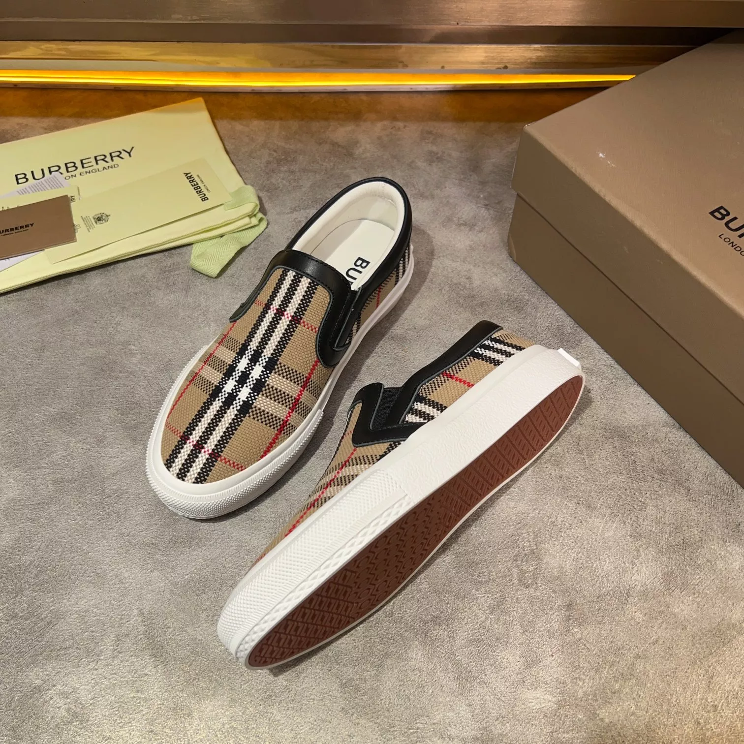 Burberry Casual Shoes For Men Comfortable 5802