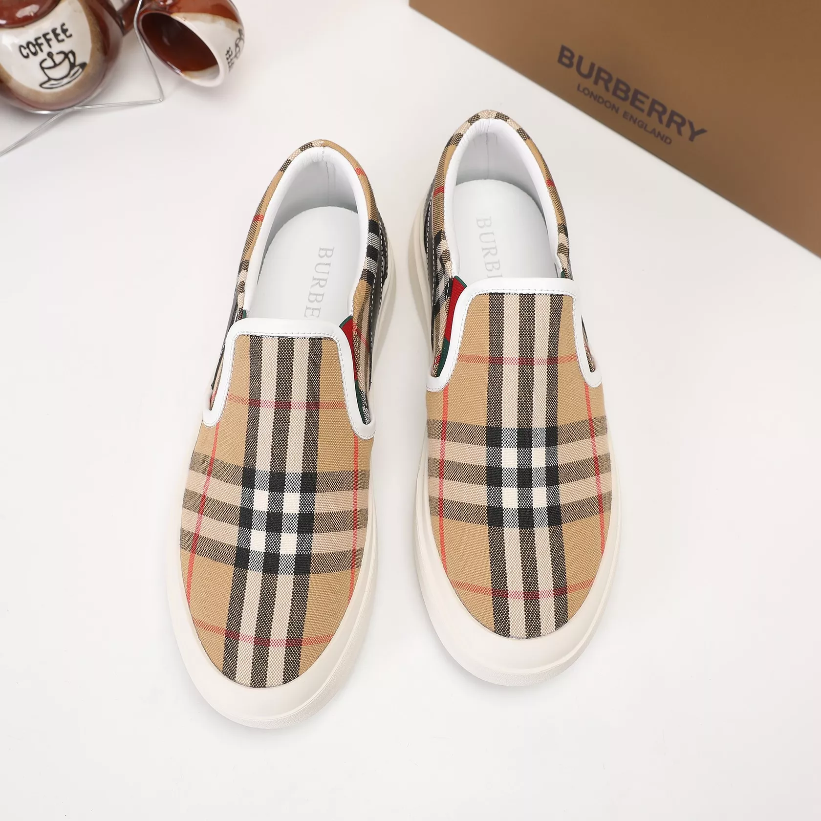 Burberry Casual Shoes For Men Compact 6275