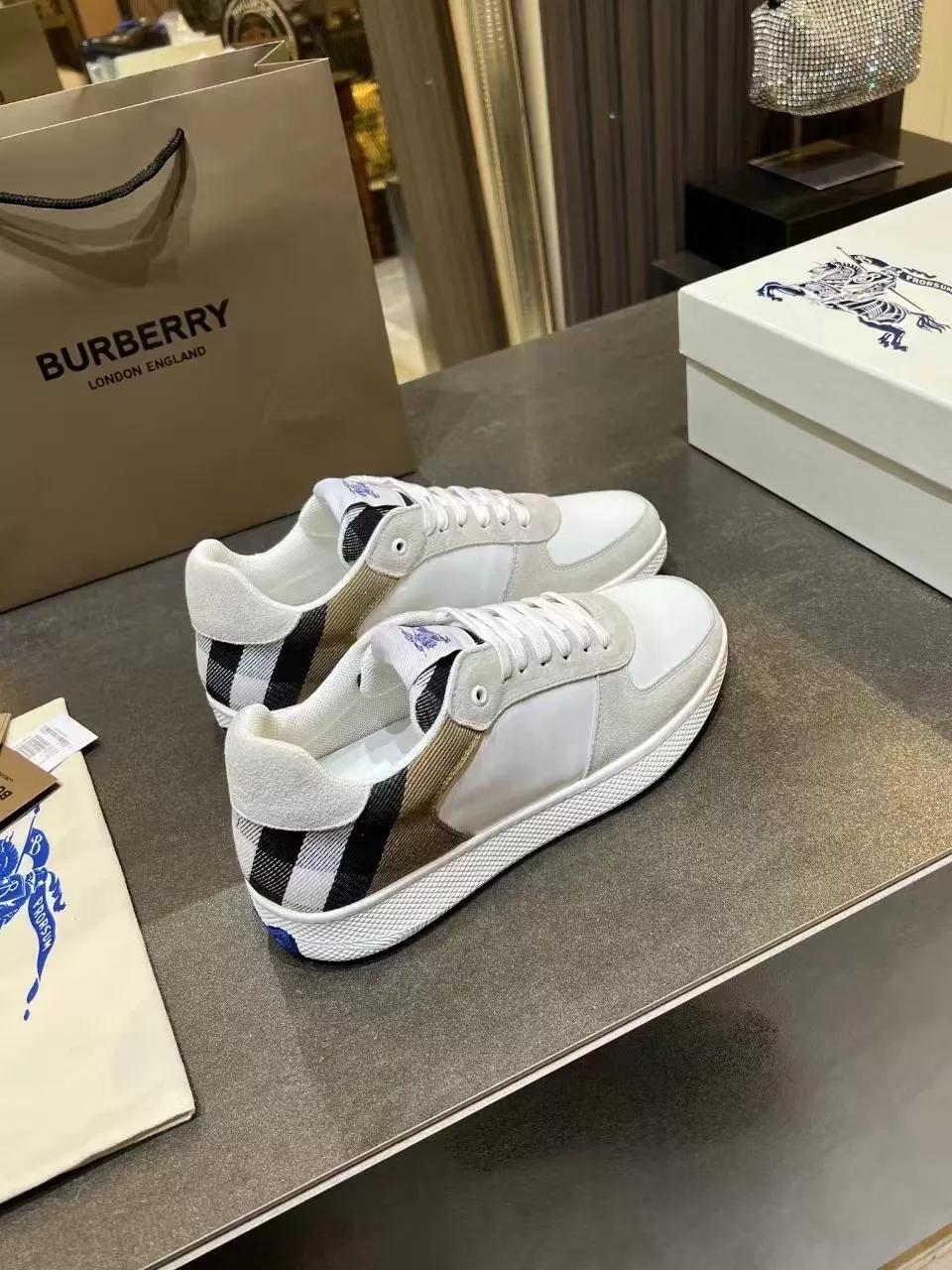 Burberry Casual Shoes For Men Compact 6387