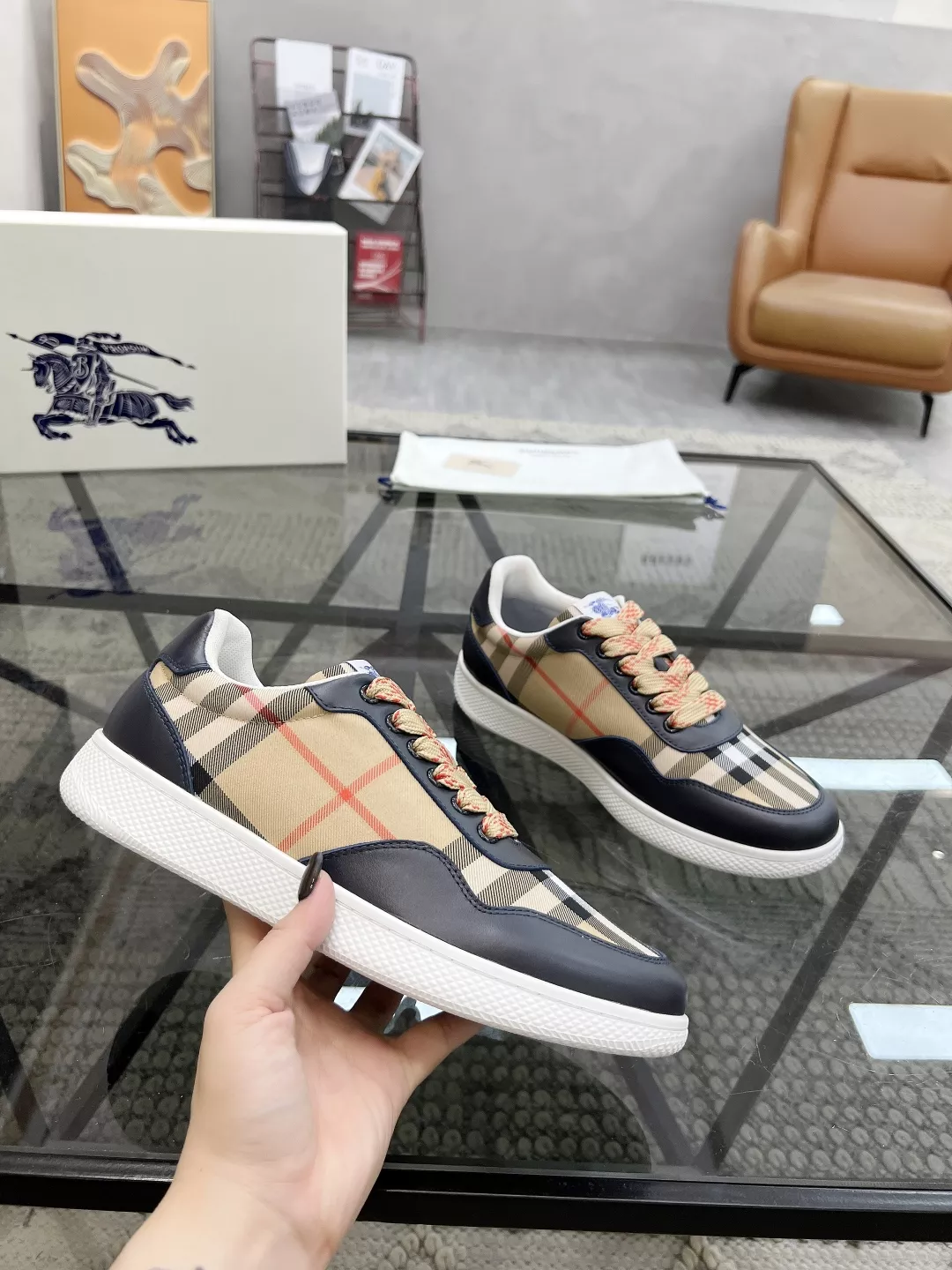 Burberry Casual Shoes For Men Compact 7730