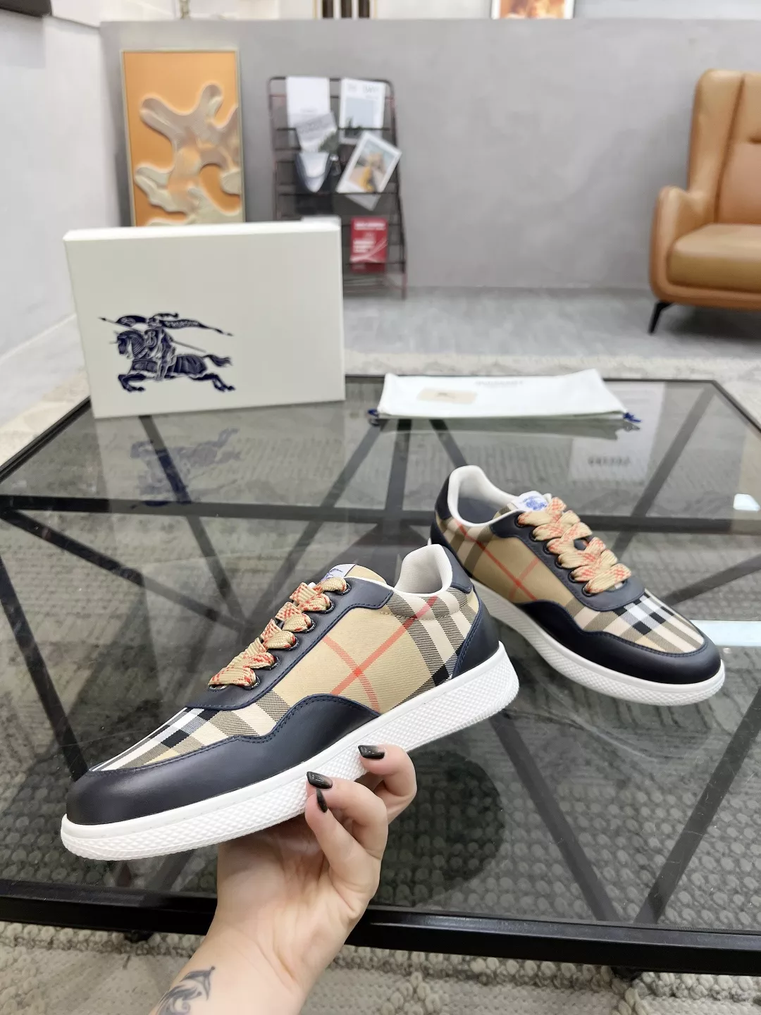 Burberry Casual Shoes For Men Compact 7730
