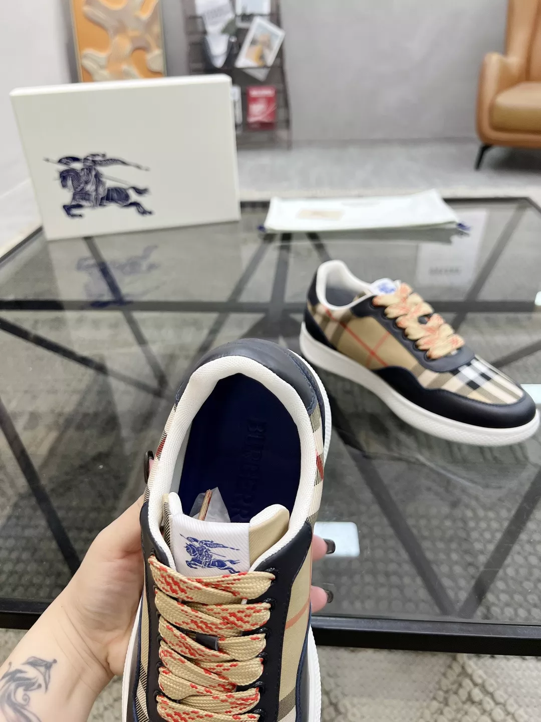 Burberry Casual Shoes For Men Compact 7730