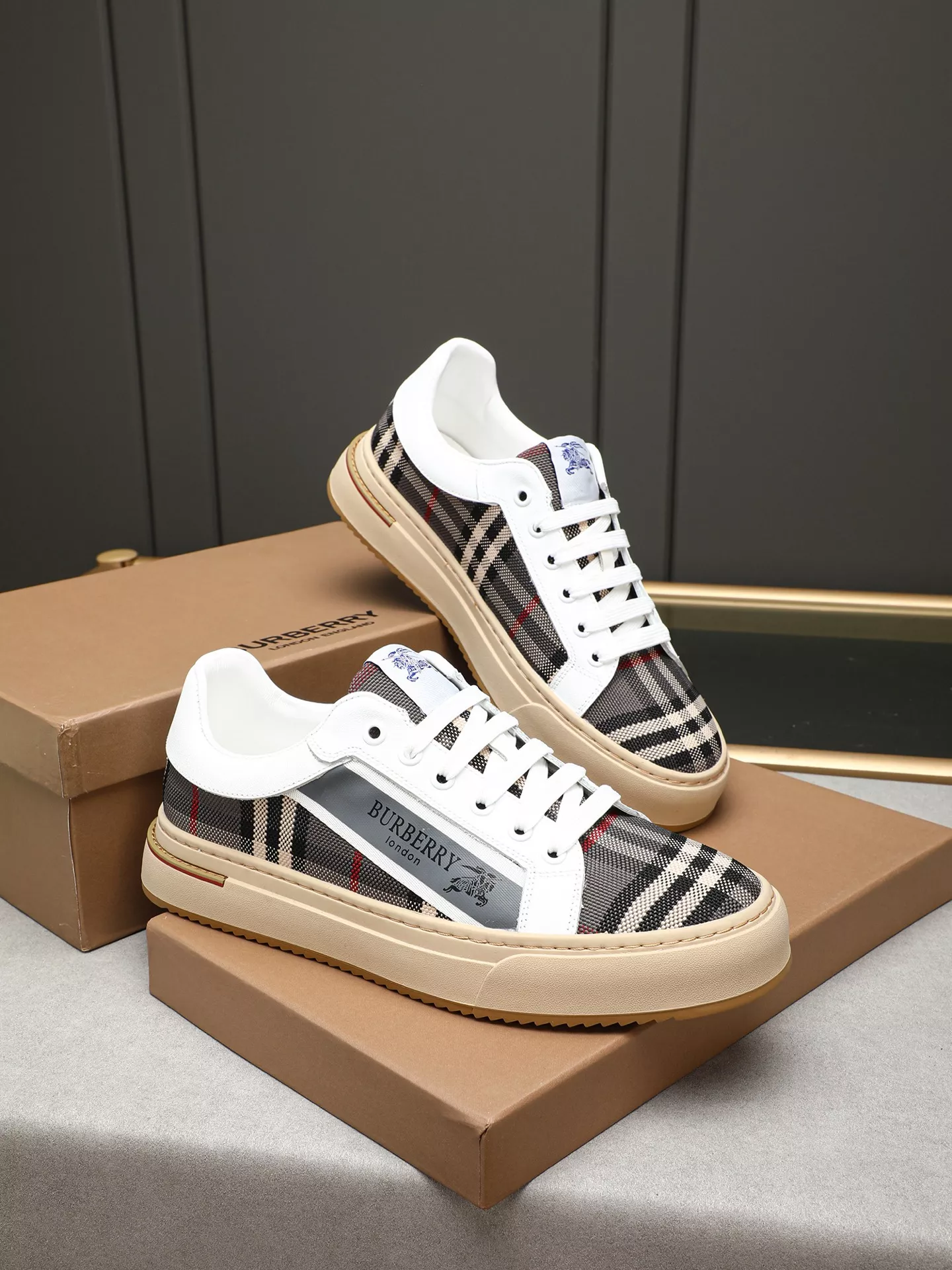 Burberry Casual Shoes For Men DailyWear 1200