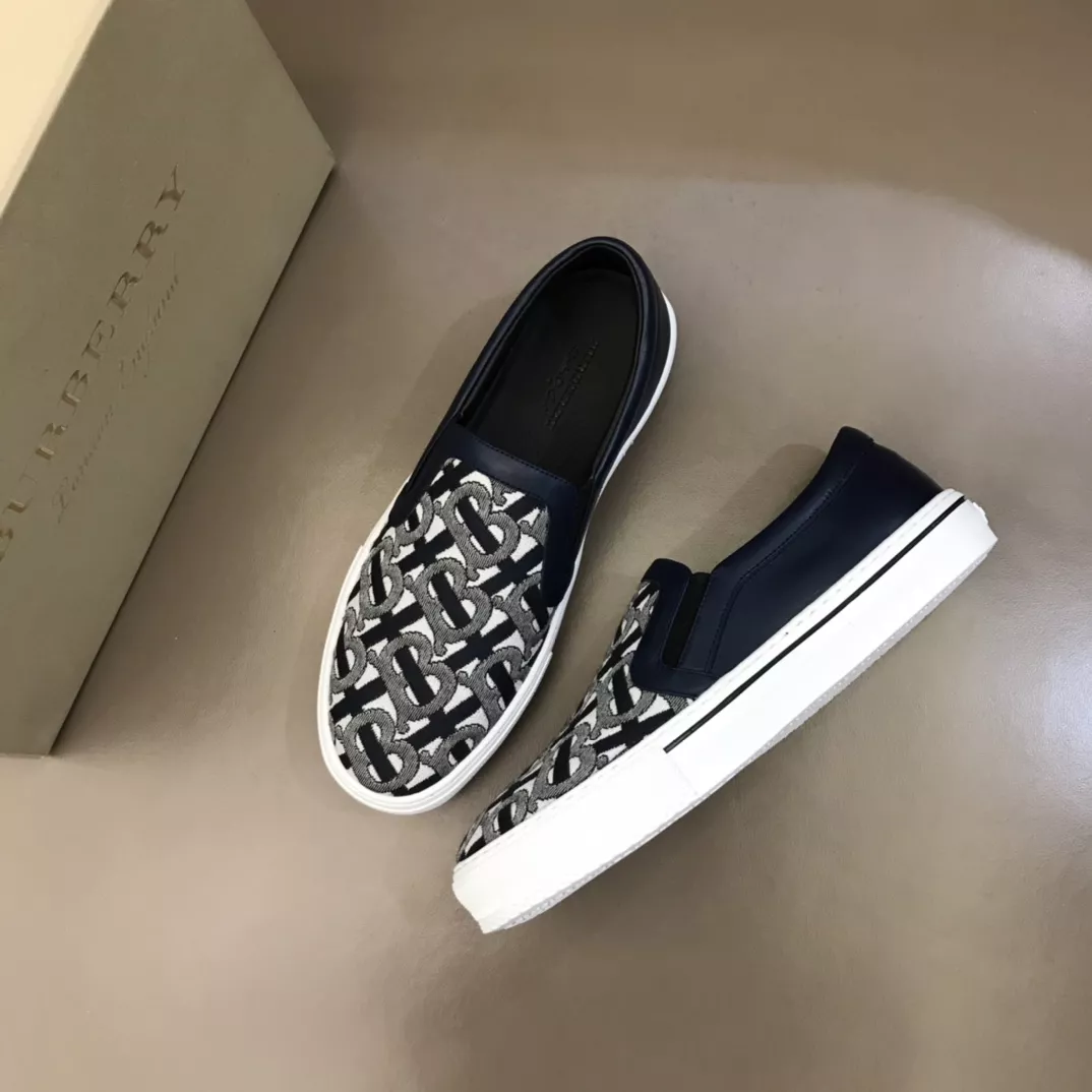 Burberry Casual Shoes For Men DailyWear 5546