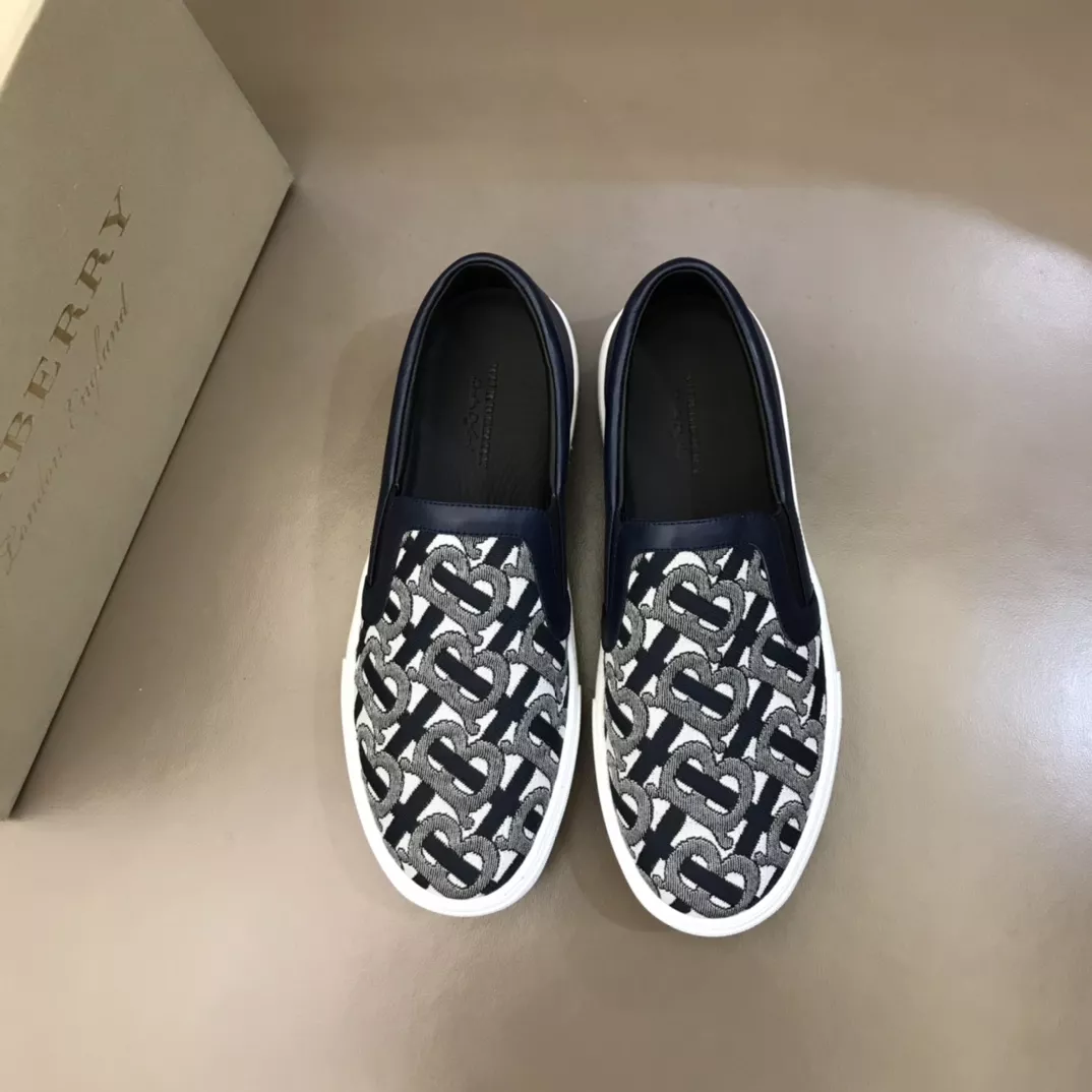 Burberry Casual Shoes For Men DailyWear 5546