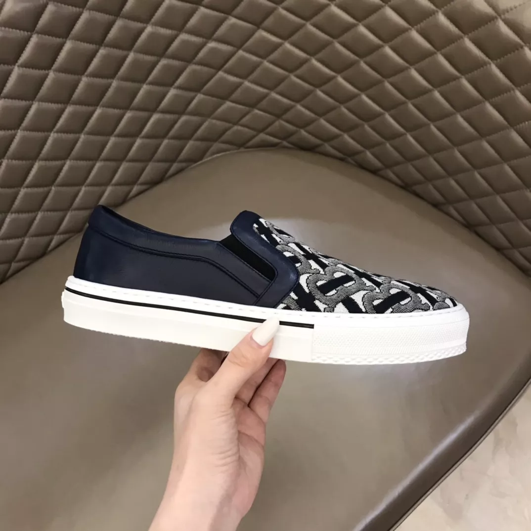 Burberry Casual Shoes For Men DailyWear 5546
