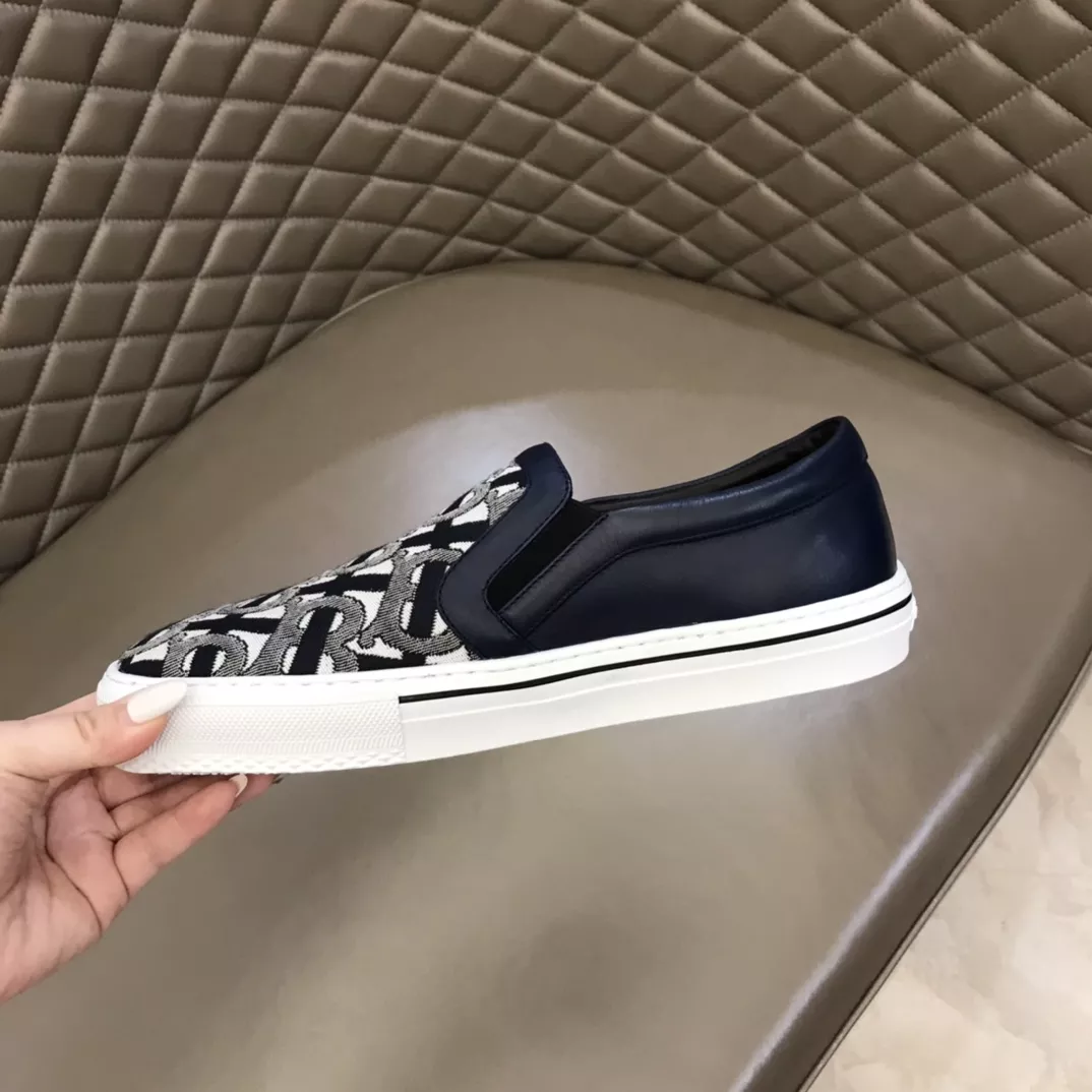 Burberry Casual Shoes For Men DailyWear 5546