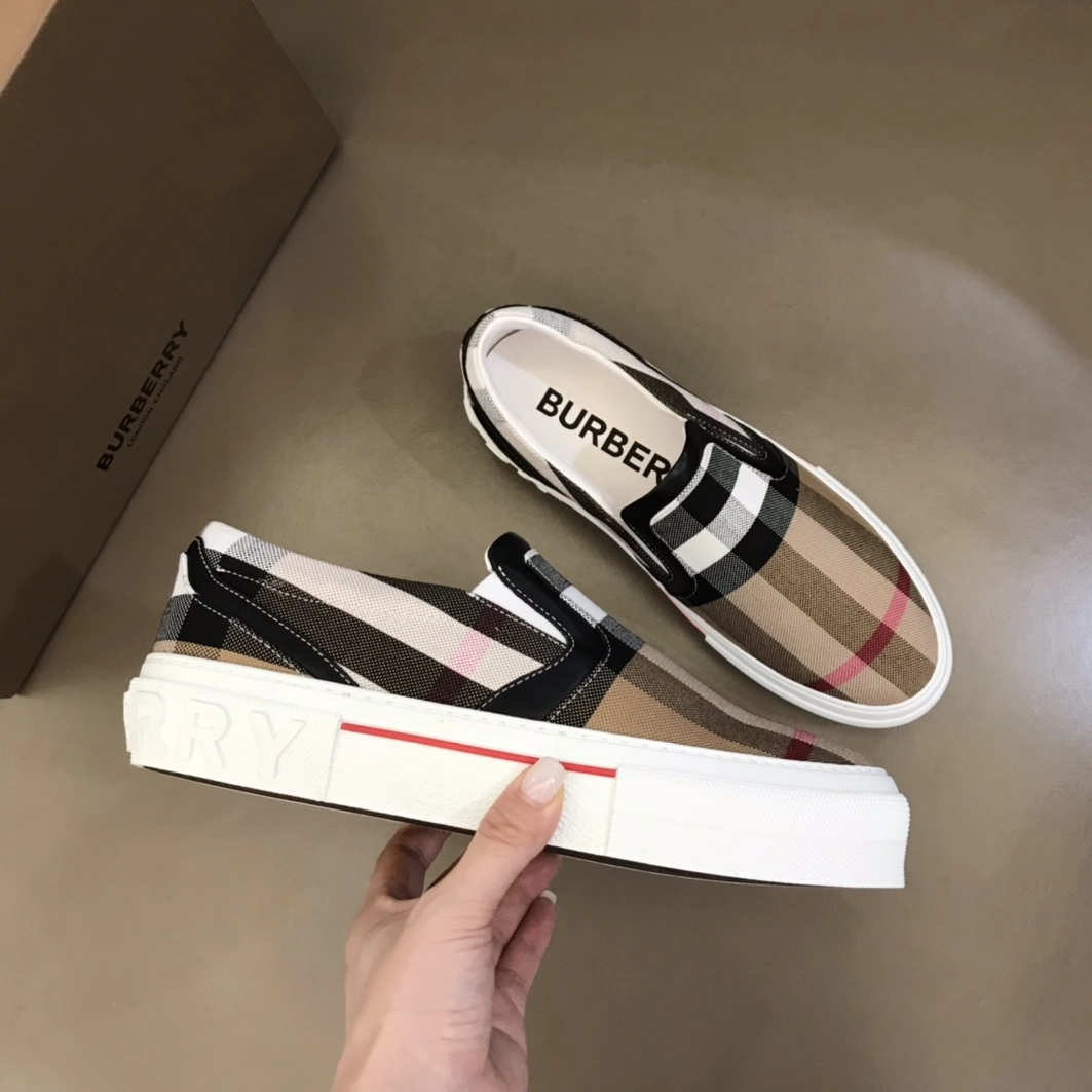 Burberry Casual Shoes For Men DailyWear 9900