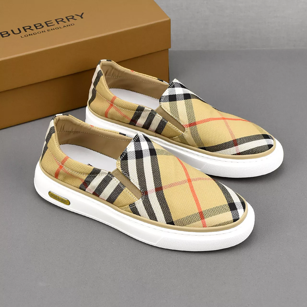 Burberry Casual Shoes For Men EasyMatch 1919