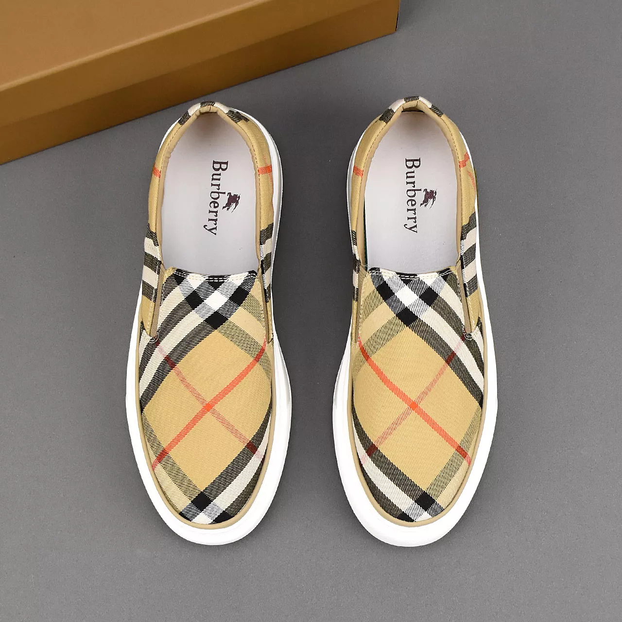 Burberry Casual Shoes For Men EasyMatch 1919