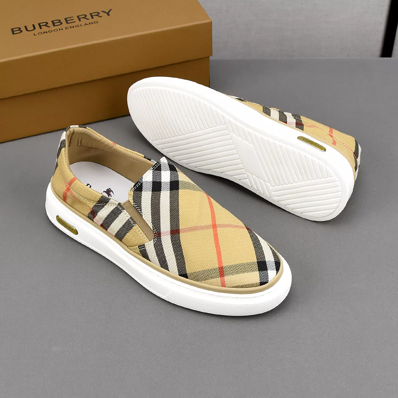 Burberry Casual Shoes For Men EasyMatch 1919