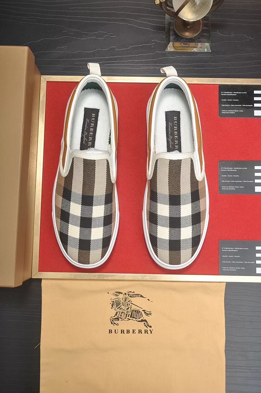 Burberry Casual Shoes For Men EasyMatch 2831