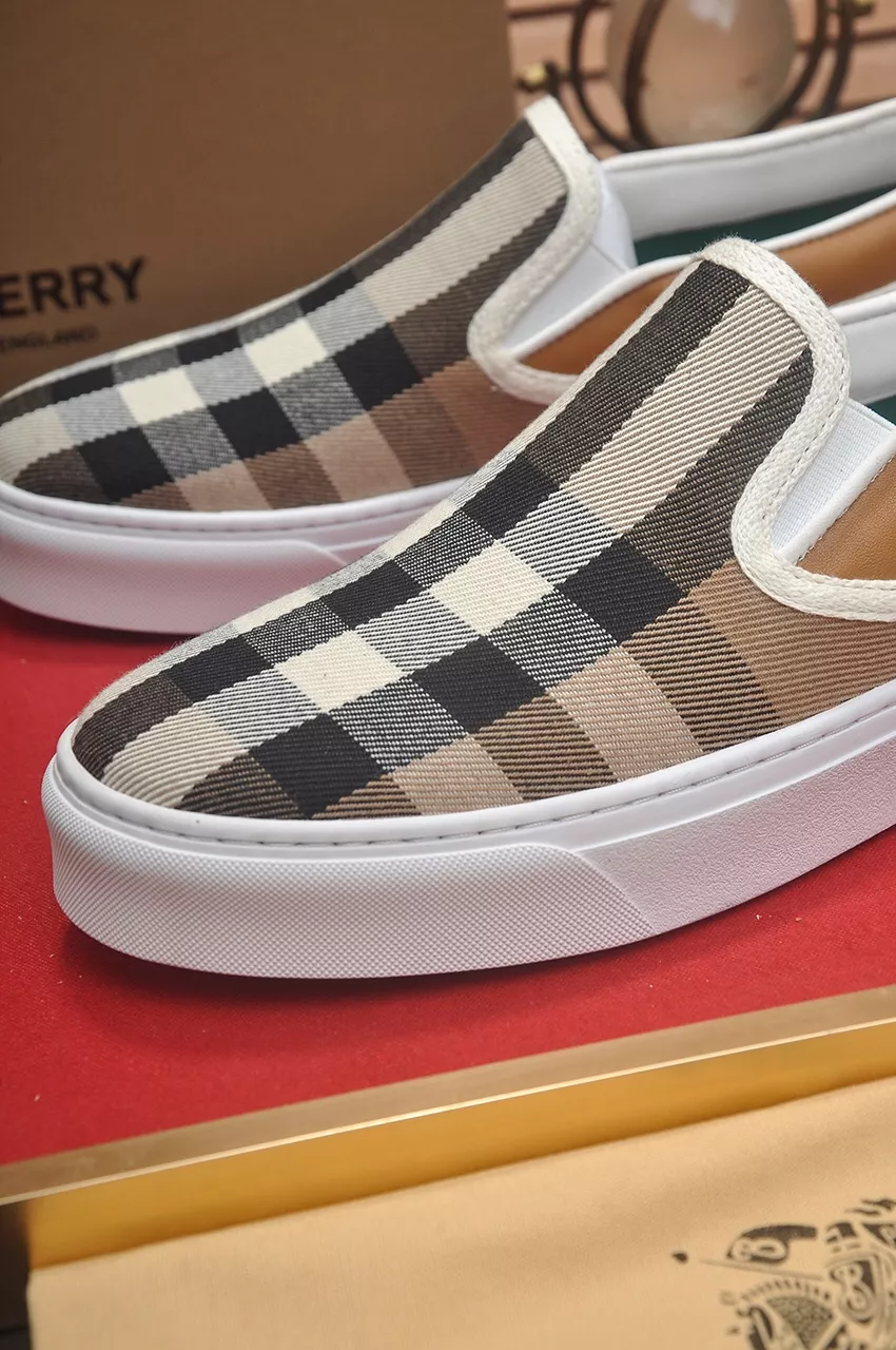 Burberry Casual Shoes For Men EasyMatch 2831