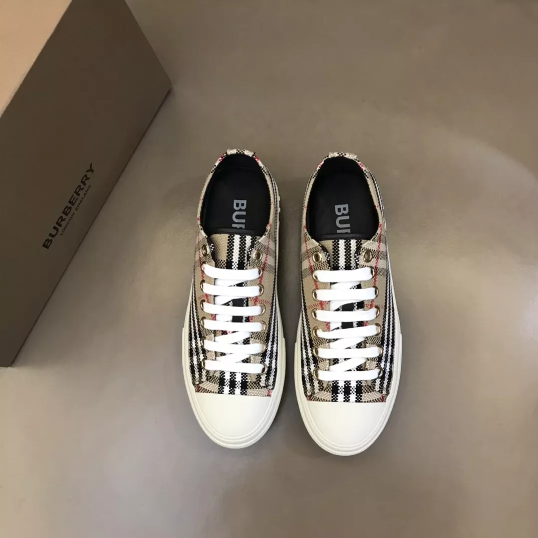 Burberry Casual Shoes For Men Efficient 8928