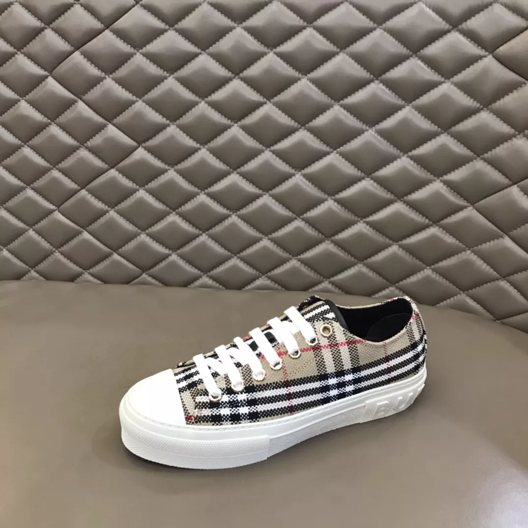 Burberry Casual Shoes For Men Efficient 8928