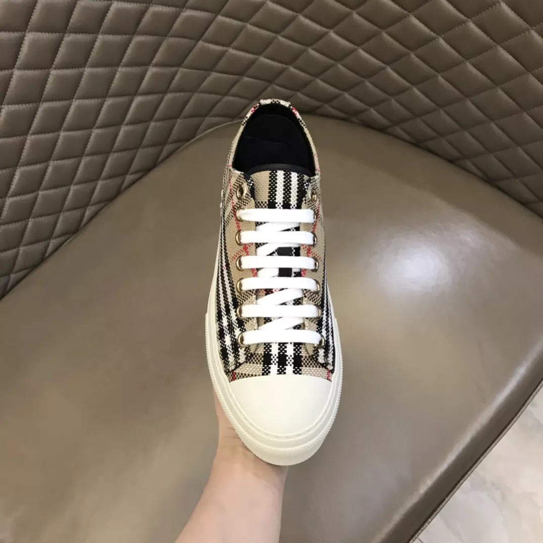 Burberry Casual Shoes For Men Efficient 8928