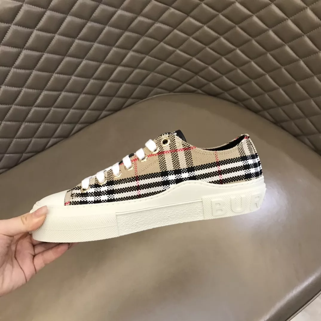 Burberry Casual Shoes For Men Efficient 8928
