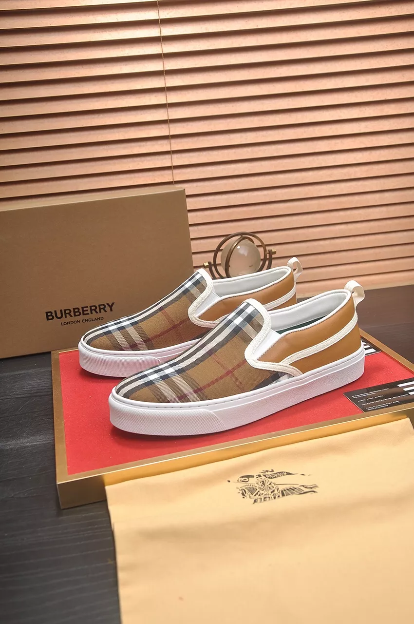 Burberry Casual Shoes For Men Elegant 1861