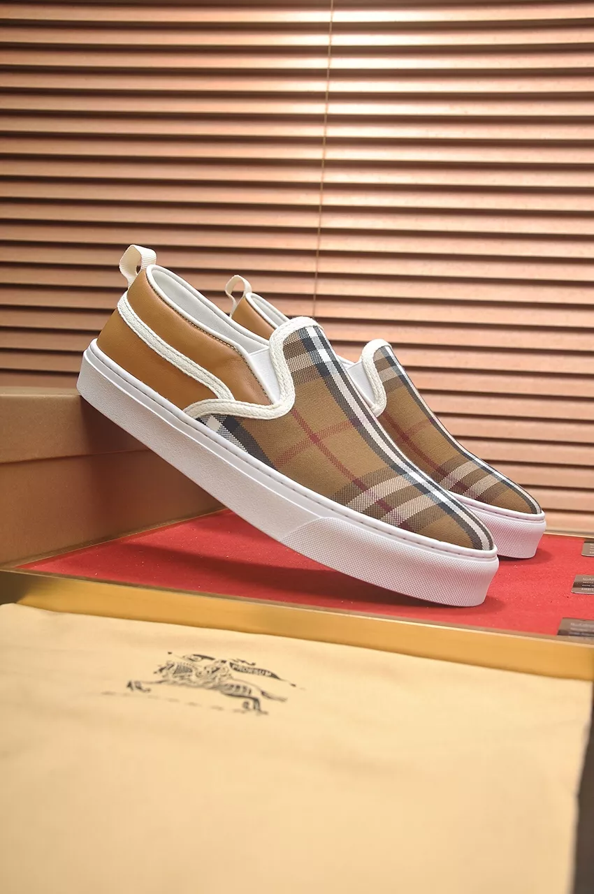 Burberry Casual Shoes For Men Elegant 1861
