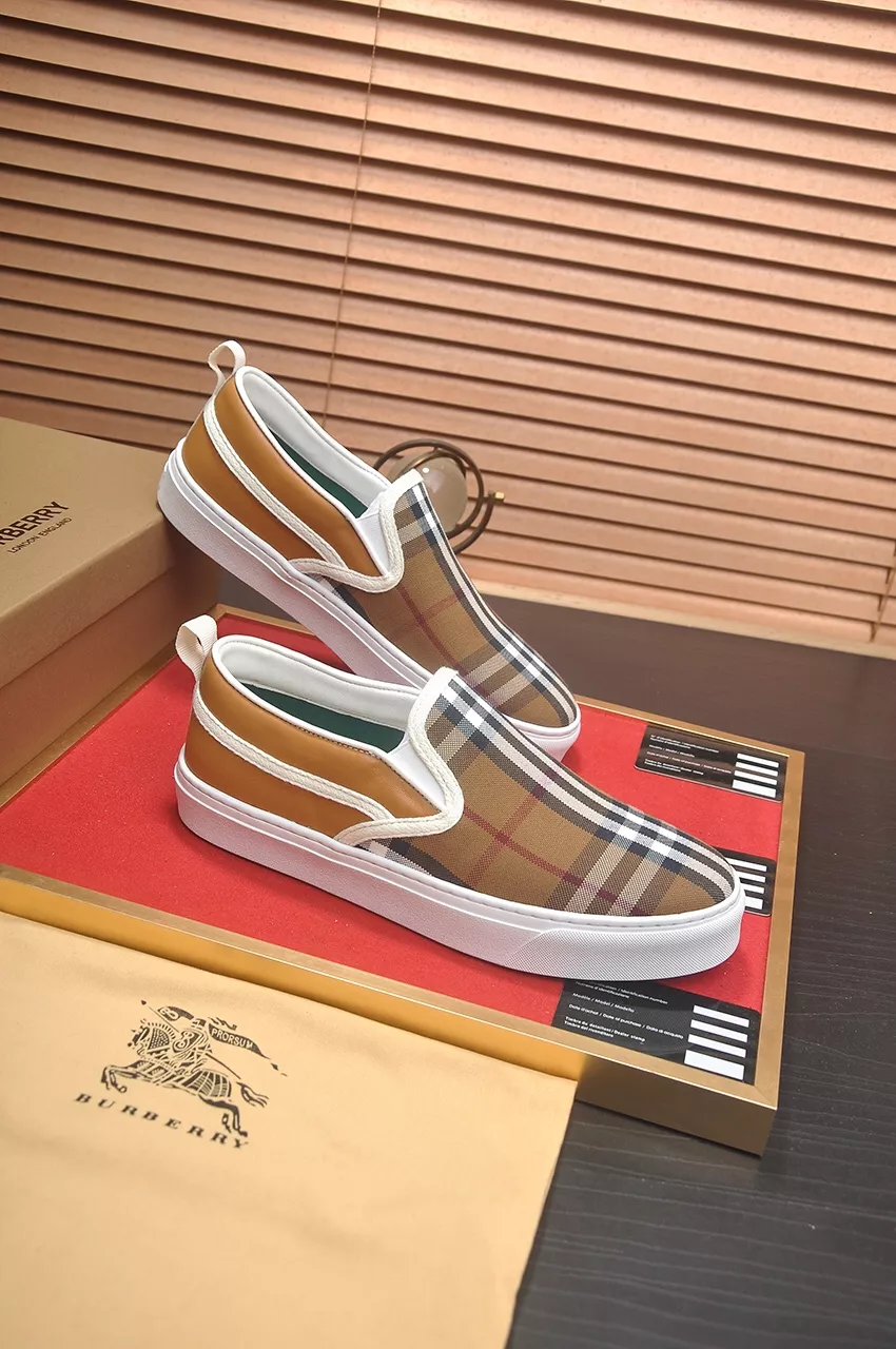 Burberry Casual Shoes For Men Elegant 1861