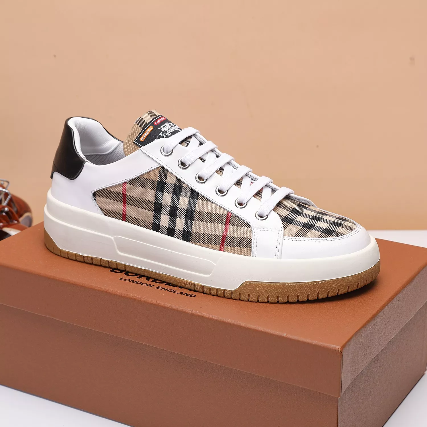 Burberry Casual Shoes For Men Elegant 8068