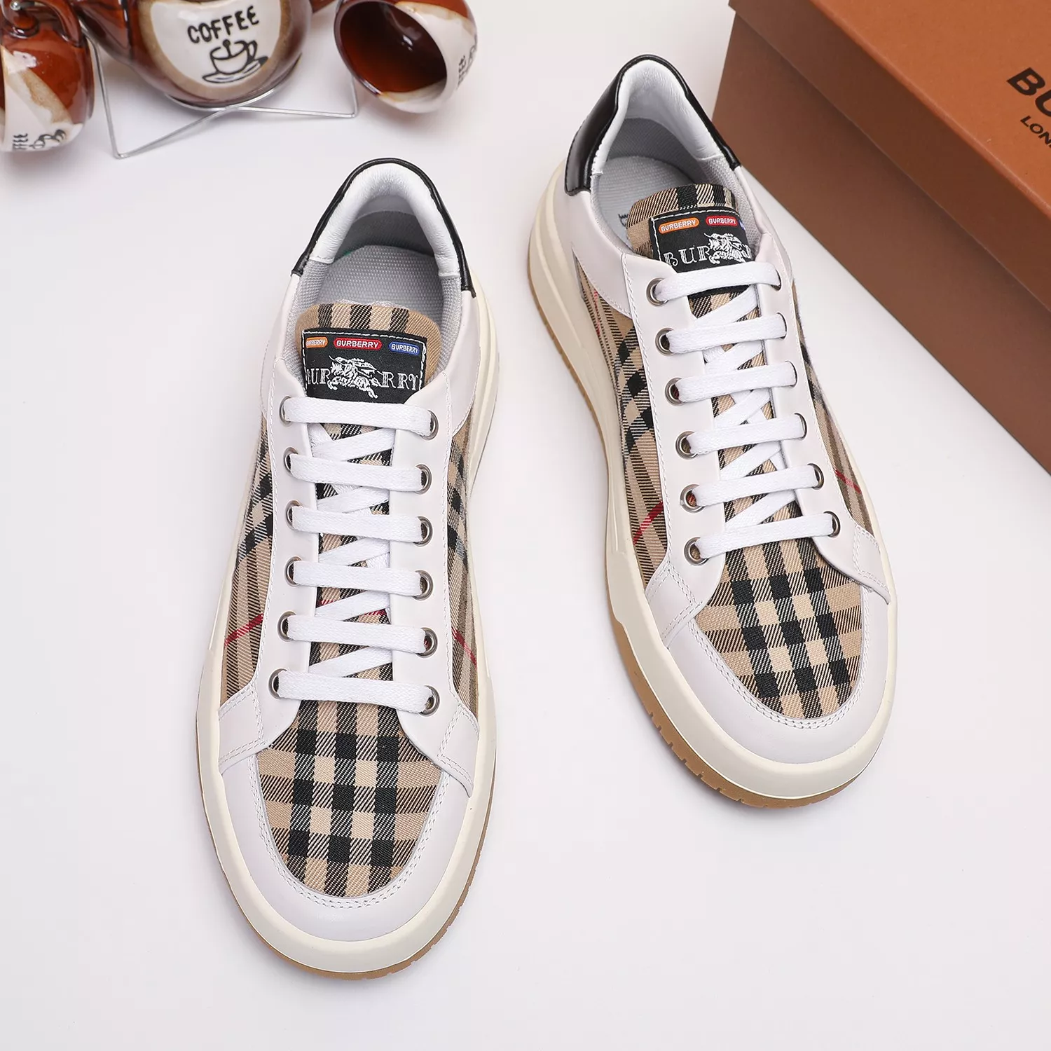 Burberry Casual Shoes For Men Elegant 8068