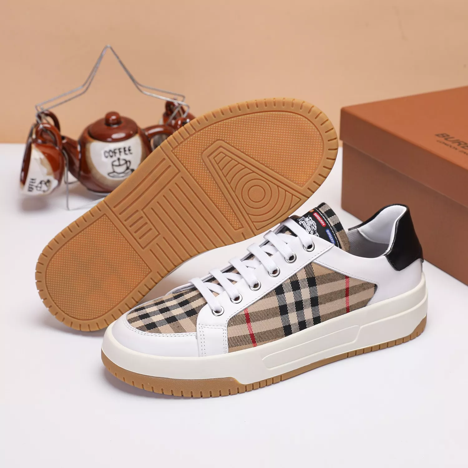 Burberry Casual Shoes For Men Elegant 8068
