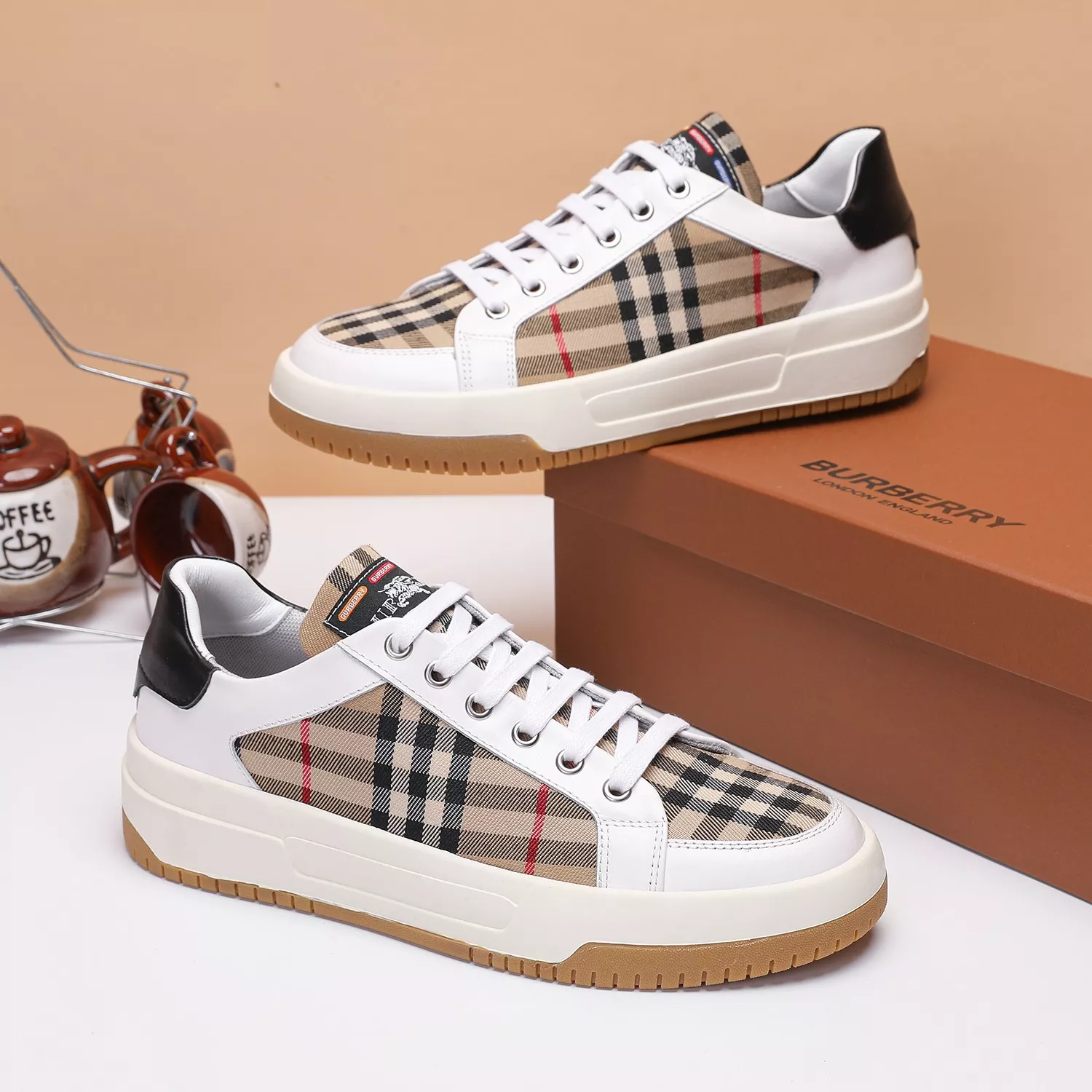Burberry Casual Shoes For Men Elegant 8068