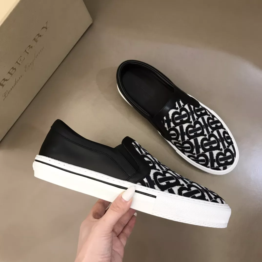 Burberry Casual Shoes For Men EyeCatching 6591