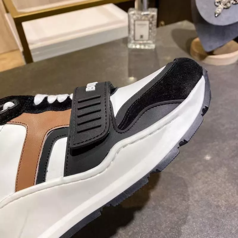 Burberry Casual Shoes For Men EyeCatching 7131